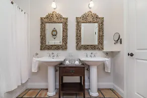 Grandview Gardens - Bathroom
