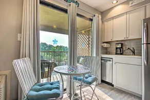 Balcony + Pool Access! Couples Escape in Lake Lure - Interiør