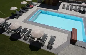 Lakeside Luxury Apartments - Pool