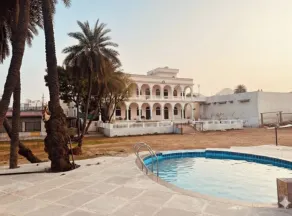 Shivrati Vilas, Himmat bagh - Pool