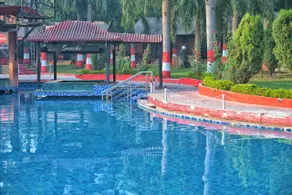 Scorpio Clubs & Resorts - Piscine extérieure