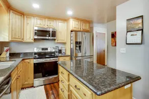 Updated Ranch Apartment w/ Deck - 9 Mi to Downtown - Innvendig