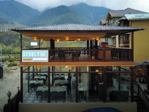 Walnut Village Resort - Restaurant