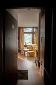 The Golden Crest - Room