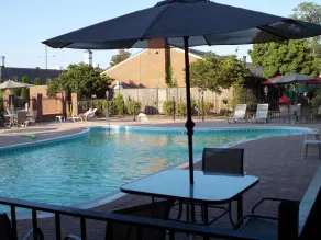 Suburban Studios Williamsburg Central - Pool
