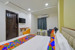 Fabhotel Dolce Vita Grand - Room