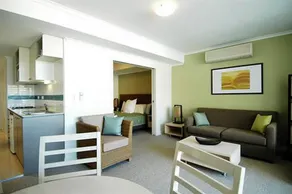 BASE Holidays - Ettalong Beach Premium Apartments - Zimmer