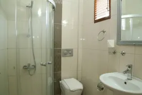 Manolya Hotel - Baño