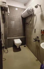 Hotel Gokul Solitaire - Surat - Salle de bain