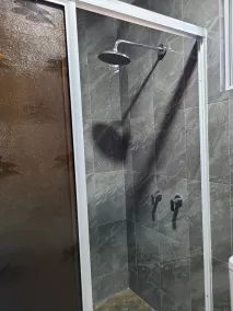 Day & Night Hotel - Badezimmer