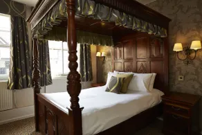 Ye Olde Talbot Hotel by Greene King Inns - Rum