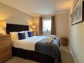 Your Space Apartments - Market Rise - Room