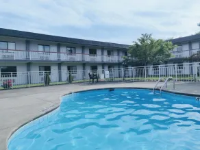 Sprucewood Inn - Piscine