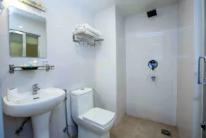 Hotel Central Prime - Bathroom