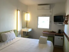 ibis Budget - St Peters - Bathroom