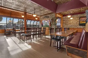 Guest House Inn & Suites - Restaurant