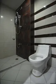 Cosmo Hotel - Bathroom