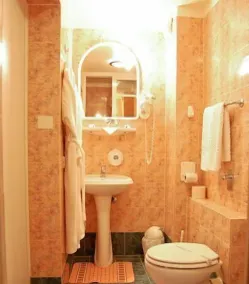 Euro Hotel - Bathroom