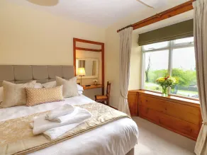 Longwell House - Room