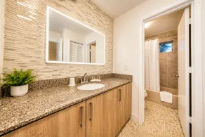 Club Lux Resort By The Beach - Badezimmer