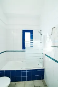 Azzurro Holiday Villas - Bathroom