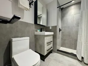 Rose Hotel Near Yankee Stadium - Salle de bain