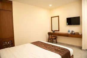 Tu Phuong Hotel - Room