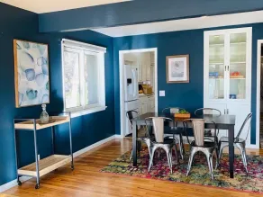 Private Fireside Nest on Huge Lot Near Old Town! - Chambre