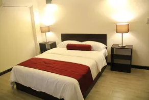 The Bauan Plaza Hotel - Chambre