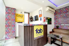 FabHotel Emoji Stays - Reception