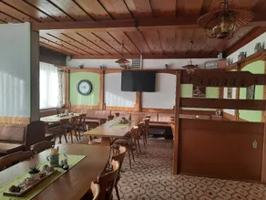 Kinderfreundliches Privatzimmer mit Garten und Terrasse - Restaurant