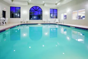 Holiday Inn Express & Suites Rocky Mount Smith Mountain Lake by IHG - Pool
