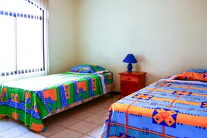CONDO CASA INN #4 , CERCA DE LAS PRINCIPALES UNIVERSIDADES DE COSTA RICA. - Habitación