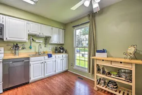 Burke Family Home w/ Deck & Easy City Access! - Interiør