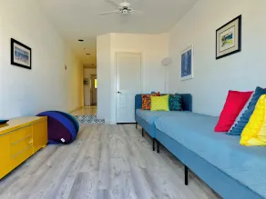 H1858 - Hamilton Cove Villa 18-58 - Room