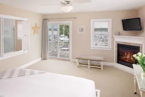 Inn at Harbor Hill Marina - Room