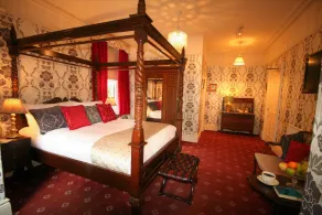 Kingscroft - Room