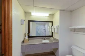 Super 8 by Wyndham Seguin - Salle de bain