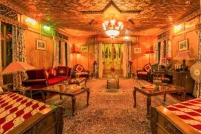 Yadgaar Houseboats - Hall