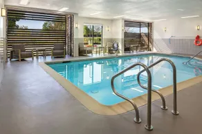 Courtyard by Marriott Chino Hills - Piscine