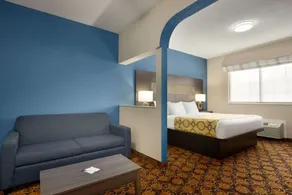 Baymont by Wyndham Winchester - Room