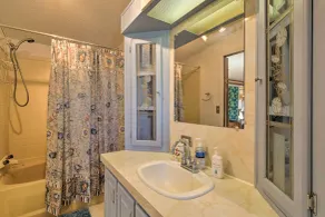 Quaint Chincoteague Island Hideaway w/ 2 Porches! - Interiør