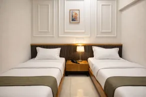 Hotel Raw Leaves Premium Family & Business Hotel Near Rajkot Railway Station - Værelse