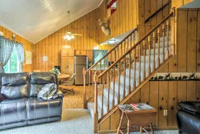 Secluded Woodsy Watersmeet Cabin w/ Fire Pit! - Innenbereich