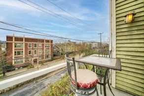 4 Mi to Lumen Field! Centrally Located Townhome - Innenbereich