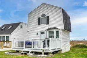Coastal Hampton Condo: Walk to North Beach! - Interior