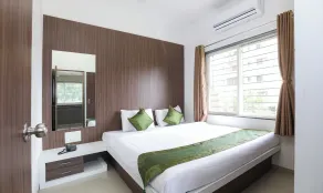 Treebo Sapphire Studio - Room