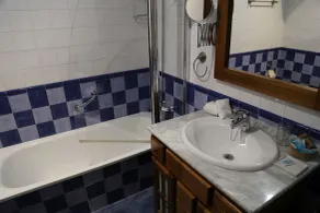 Apartamentos La Pontiga *** - Badezimmer