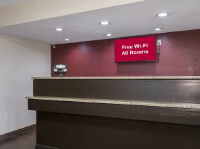 Red Roof Inn Cincinnati East - Beechmont - Lobby