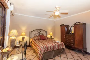Los Robles Charming Colonial Boutique Hotel - Room